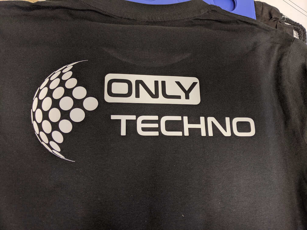 Only Techno Hoodie mit Flexfolie bedruckt – Stoff³